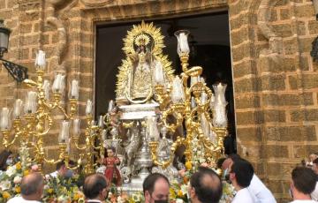 Imagen de la salida de la Virgen de la Palma 