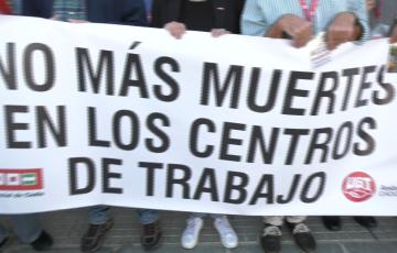 Comisiones Obreras y UGT han protagonizado este miércoles nueva movilización contra las muertes en el trabajo