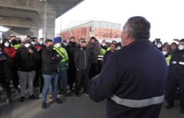 Los trabajadores de CYMI, la subcontrata de Dragados, mantienen la huelga 