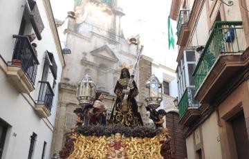 Salida de la iglesia de Santa María
