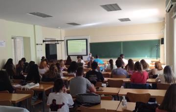 La universidad tienen más de 800 títulos propios