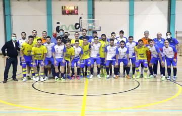 El fútbol sala solidario se apunta un tanto a favor del Banco de Alimentos de Cádiz.