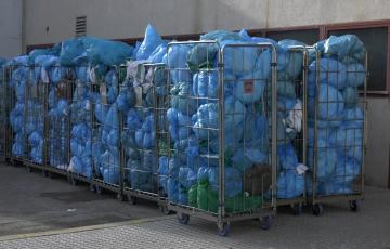 Carros de ropa sucia en la lavandería del SAS