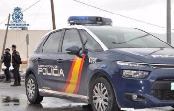 Coche patrulla de la policía nacional