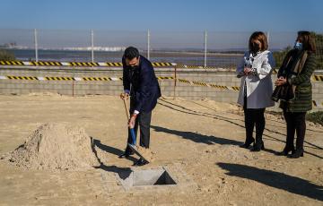 Moreno Bonilla en el acto simbólico de la primera piedra de la EDAR.