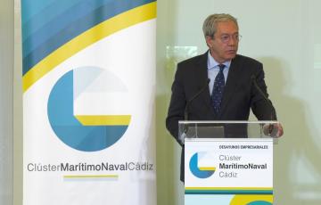 El consejero en el encuentro con el Clúster 