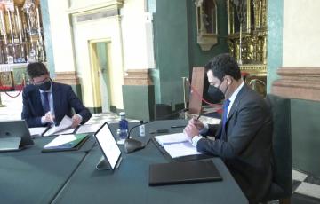 El presidente y vicepresidente de la Junta, durante el Consejo de gobierno celebrado en el Oratorio de San Felipe Neri