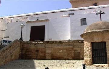 Los trabajos de restauración de las cubiertas de Santa Cruz deberan comenzar en cinco meses