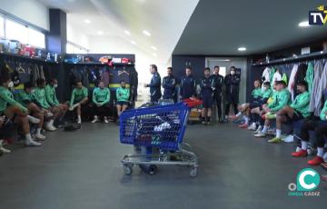 Imagen del técnico en su primer contacto con la plantilla