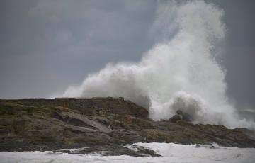 Fuertes vientos y oleaje