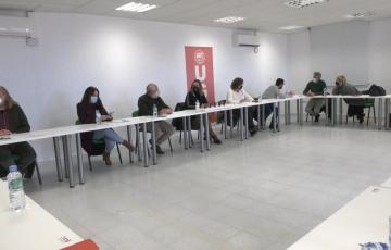 En la mesa se constituyó la plataforma.