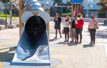 Parque infantil durante la visita.