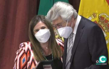 El Salón Regio de Diputación ha acogido la entrega a Manuel Alejandro como Hijo Predilecto de la provincia que no pudo ser efectiva en 2021