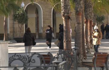 Siguen bajando los contagios