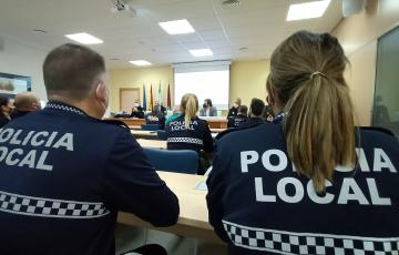 Los policías durante la entrega de diplomas.