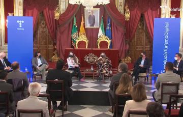 El foro 'Andalucía en Digital' se ha celebrado en el Salón Regio de la Diputación Provincial