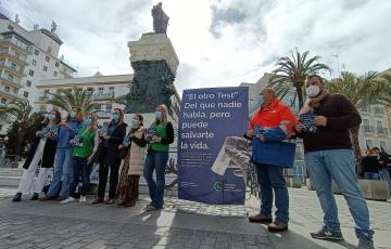 La mesa informativa durante la campaña.