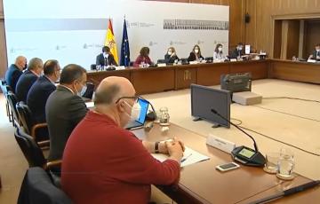 La reunión de Gobierno y Comité Nacional de Transporte por Carretera ha logrado un acuerdo y desconvocar el paro indefinido del sector