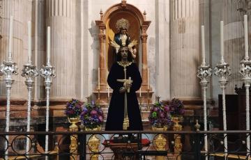 La cofradía de Sentencia realizó el viernes el traslado a la Catedral