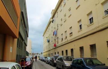 Es la única calle que queda por asfaltar en al ciudad