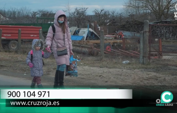 Ciudadanas de ucrania huyendo de la guerra.