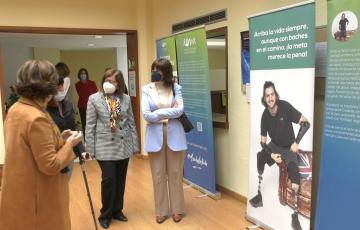 Visita a la exposición "Las Caras de la Meningitis"