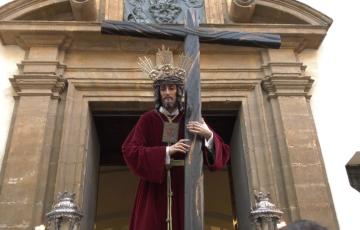 El Nazareno de la Obediencia realiza su vía crucis y lleva la pasión a la Merced.