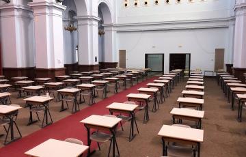 Aula de examen en una imagen de archivo