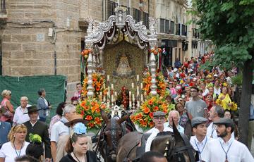Los romeros gaditanos también celebrar el 300 aniversario de la Catedral