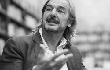 Ignacio Echevarría estará esta semana en las presencias literarias de la UCA.