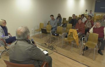 La poesía y la figura de Carlos Edmundo de Ory en el recuerdo del 'oleaje' del 99 aniversario de su nacimiento.