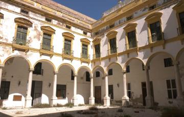 Imagen actual del patio central del edificio de Valcárcel