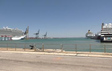 Imagen de esta mañana en el muelle de Cádiz 