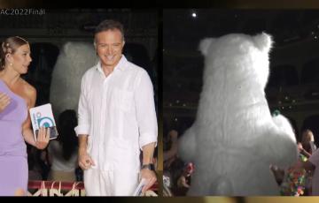 Momento de la retransmisión de la Final en Onda Cádiz 