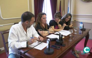 Un momento de la presentación de la programación de verano en el ayuntamiento
