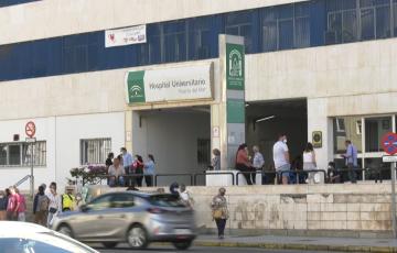 Entrada principal del hospital Puerta del Mar