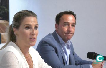 La cabeza de lista del PP por Cádiz, Ana Mestre, junto al concejal José Manuel Cossi