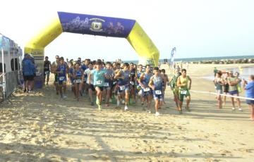 Mañana de Acuatlón en la playa de Santa María.