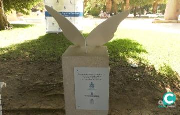 El monolito es obra de Arantxa Morales