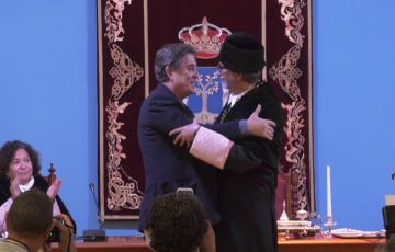 Emotivo acto de investidura 