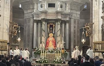 La Virgen de Las Penas coronada