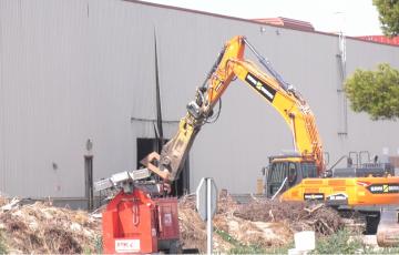 Las tareas de desmontaje iniciadas en las naves de  la antigua Delphi comienzan a ser visibles