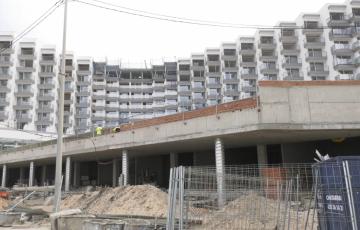 El frontal del nuevo hotel Cádiz Bahía mantiene la estructura primitiva de la antigua residencia Tiempo Libre