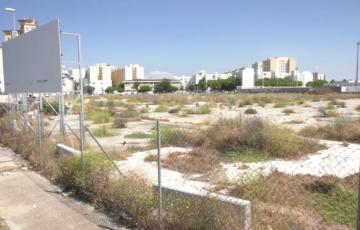 Solar donde está prevista la construcción del nuevo hospital de Cádiz