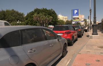 Imagen habitual de este verano del parking de Canalejas completo 
