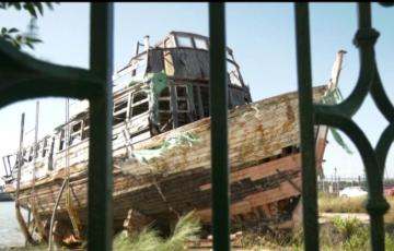 Imagen del Adriano III varado en el Puerto 