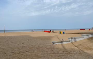Un inicio de puente atípico en las playas gaditanas