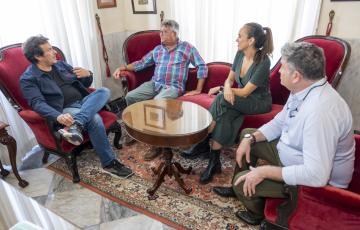 El pregonero en la recepción en Alcaldía