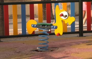 Ciudadanos denuncia el mal estado de conservación de los parques infantiles