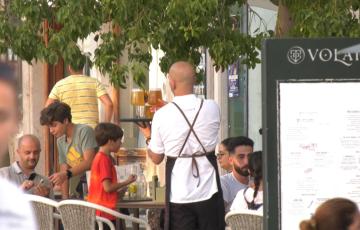 Servicios, el sector donde más crece el paro